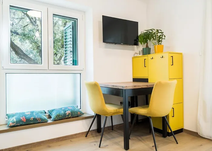 Zuzu 아파트 스플리트